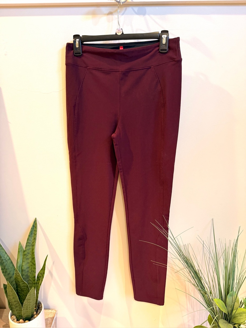 Spanx Women’s High-Rise Sculpting Leggings in Burgundy size Large